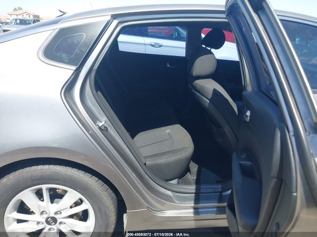 KIA Optima Lx 2018 5XXGT4L31JG200601 Image 8