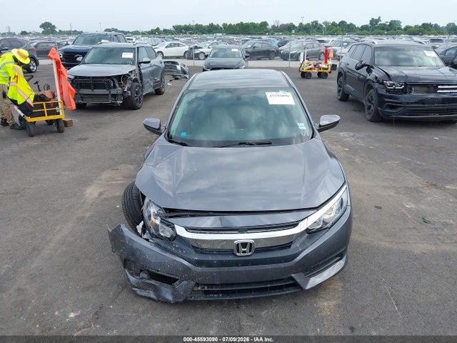 Продажа на аукционе авто 2017 Honda Civic Lx, vin: 19XFC2F51HE017490, номер лота: 45593090