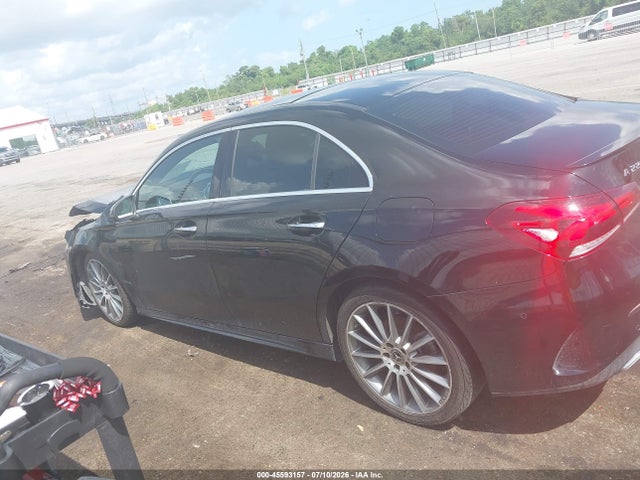 W1K3G4EB8LJ206178 Mercedes-Benz A 220