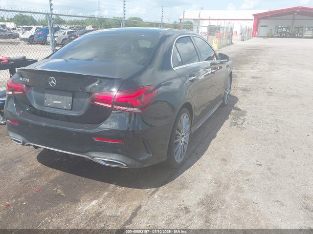 W1K3G4EB8LJ206178 Mercedes-Benz A 220