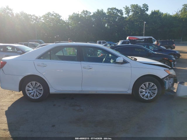 45593213 :رقم المزاد ، 4T1BF1FK5CU187069 vin ، 2012 Toyota Camry Le مزاد بيع