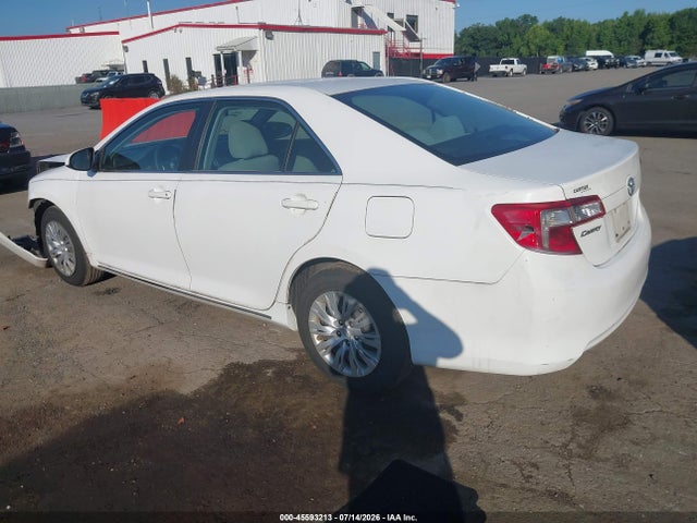 45593213 :رقم المزاد ، 4T1BF1FK5CU187069 vin ، 2012 Toyota Camry Le مزاد بيع