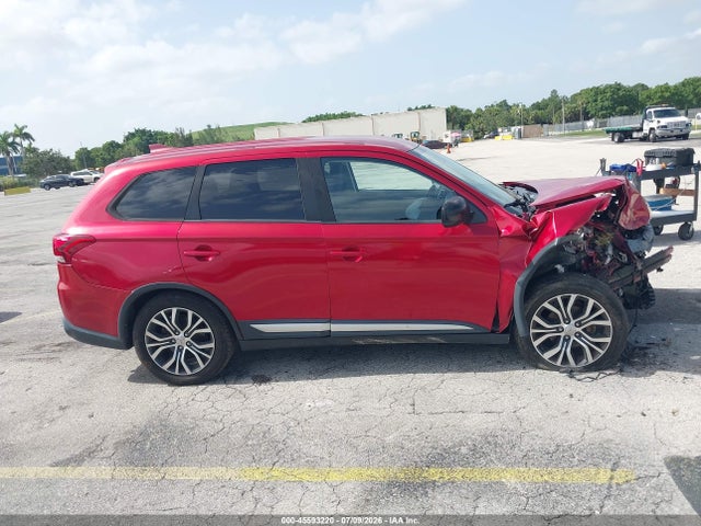 45593220 :رقم المزاد ، JA4AD2A36HZ050769 vin ، 2017 Mitsubishi Outlander Es مزاد بيع