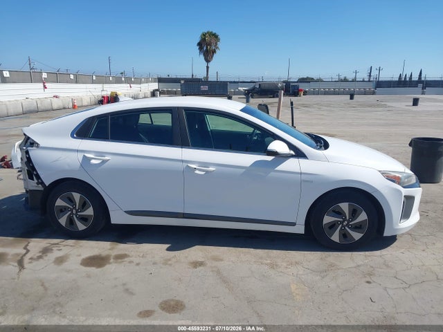 2017 Hyundai Ioniq Hybrid Sel მანქანა იყიდება აუქციონზე, vin: KMHC75LC8HU018886, აუქციონის ნომერი: 45593231