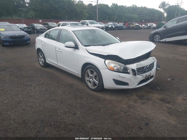 2012 Volvo S60 T5/t5 W/moonroof მანქანა იყიდება აუქციონზე, vin: YV1622FS6C2126553, აუქციონის ნომერი: 45593347