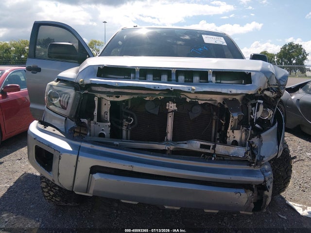 5TFEY5F14JX242360 Toyota Tundra Sr5 5.7l V8