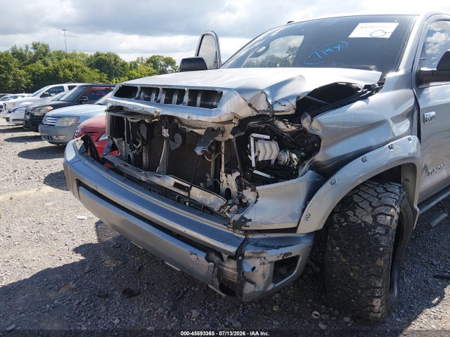 5TFEY5F14JX242360 Toyota Tundra Sr5 5.7l V8
