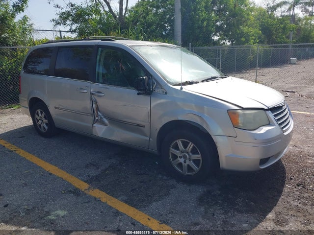 2010 Chrysler Town & Country Touring მანქანა იყიდება აუქციონზე, vin: 2A4RR5D10AR230510, აუქციონის ნომერი: 45593375