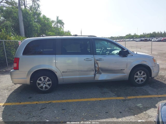 45593375 :رقم المزاد ، 2A4RR5D10AR230510 vin ، 2010 Chrysler Town & Country Touring مزاد بيع