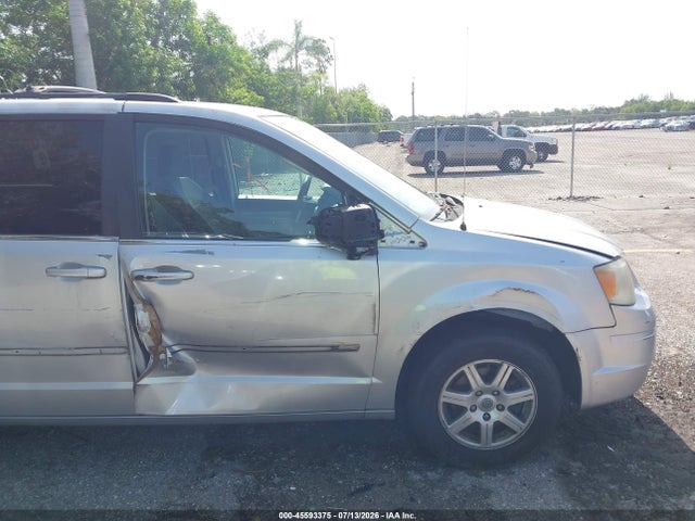 45593375 :رقم المزاد ، 2A4RR5D10AR230510 vin ، 2010 Chrysler Town & Country Touring مزاد بيع