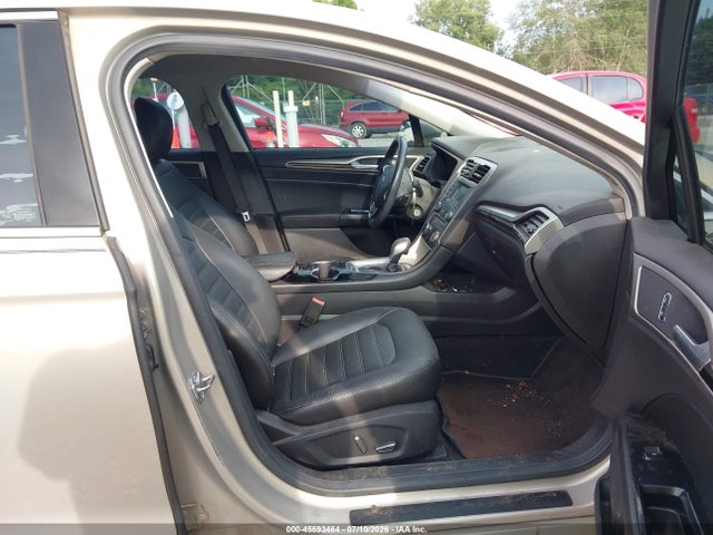 3FA6P0H95FR167123 Ford FUSION SE