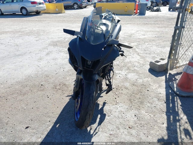 Продажа на аукционе авто 2023 Yamaha Yzfr7, vin: JYARM38E6PA004809, номер лота: 45593501