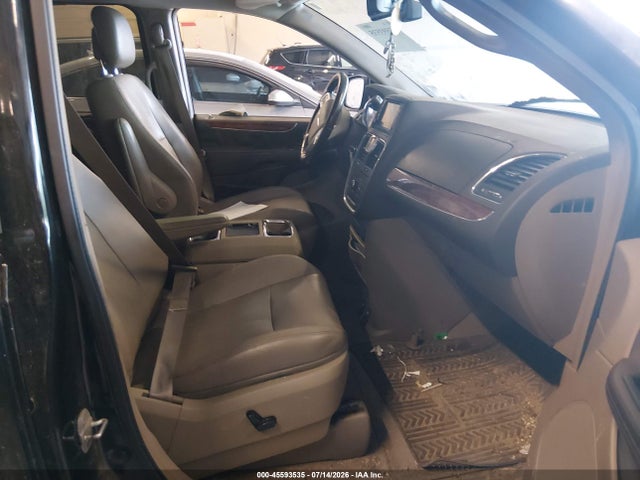 2011 Chrysler Town & Country Touring-l მანქანა იყიდება აუქციონზე, vin: 2A4RR8DG0BR747104, აუქციონის ნომერი: 45593535