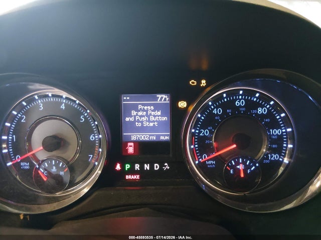 2011 Chrysler Town & Country Touring-l მანქანა იყიდება აუქციონზე, vin: 2A4RR8DG0BR747104, აუქციონის ნომერი: 45593535