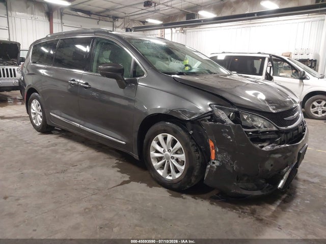 Продажа на аукционе авто 2018 Chrysler Pacifica Touring L, vin: 2C4RC1BG0JR246035, номер лота: 45593590