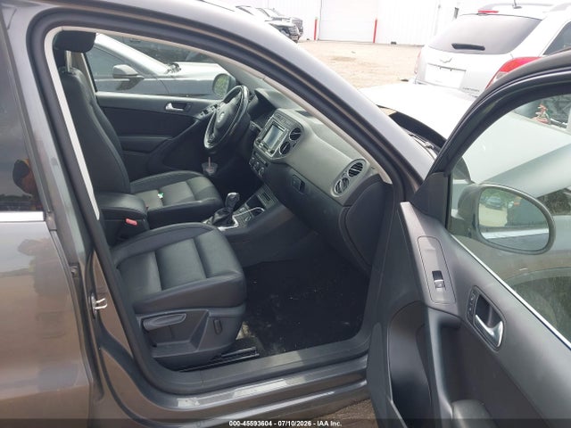 Продажа на аукционе авто 2016 Volkswagen Tiguan Se, vin: WVGBV7AX1GW531452, номер лота: 45593604