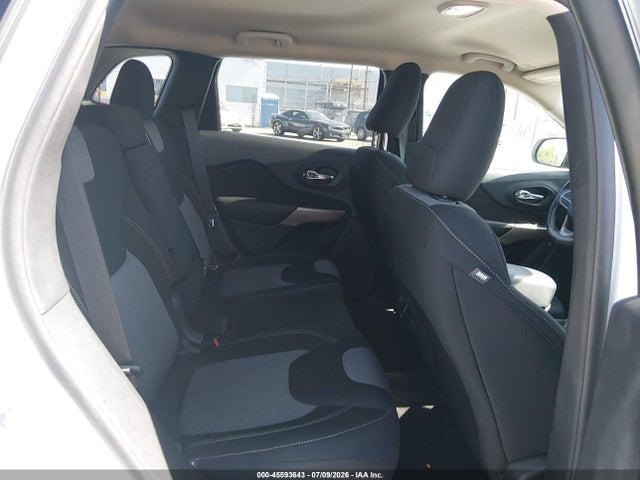 Jeep Cherokee Latitude 4x4 2018 1C4PJMCB0JD528566 Image 8