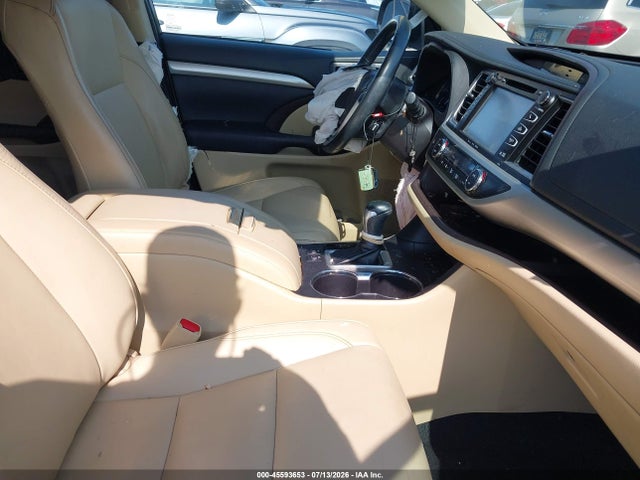 Продаж на аукціоні авто 2019 Toyota Highlander Xle, vin: 5TDJZRFH2KS565183, номер лоту: 45593653