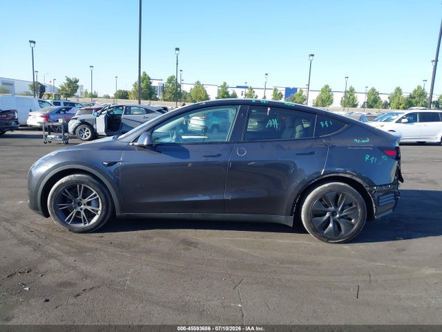 Продажа на аукционе авто 2025 Tesla Model Y Long Range Dual Motor All-wheel Drive, vin: 7SAYGAEEXSF246232, номер лота: 45593686