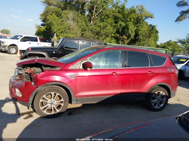Продажа на аукционе авто 2017 Ford Escape Se, vin: 1FMCU9GD5HUB22657, номер лота: 45593690
