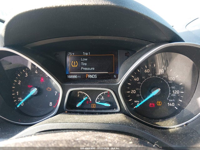 Продажа на аукционе авто 2017 Ford Escape Se, vin: 1FMCU9GD5HUB22657, номер лота: 45593690