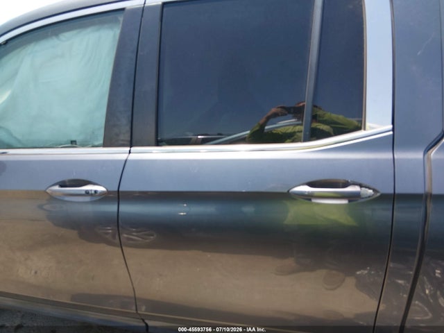 45593756 :رقم المزاد ، 5FPYK3F4XHB015540 vin ، 2017 Honda Ridgeline Rts مزاد بيع