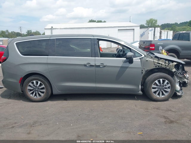 2023 Chrysler Pacifica Hybrid Touring L მანქანა იყიდება აუქციონზე, vin: 2C4RC1L75PR588975, აუქციონის ნომერი: 45593792