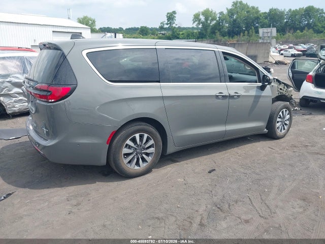 2023 Chrysler Pacifica Hybrid Touring L მანქანა იყიდება აუქციონზე, vin: 2C4RC1L75PR588975, აუქციონის ნომერი: 45593792