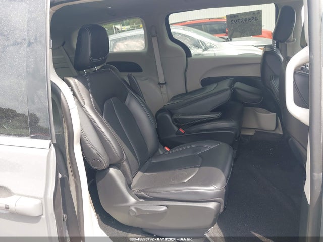 2023 Chrysler Pacifica Hybrid Touring L მანქანა იყიდება აუქციონზე, vin: 2C4RC1L75PR588975, აუქციონის ნომერი: 45593792