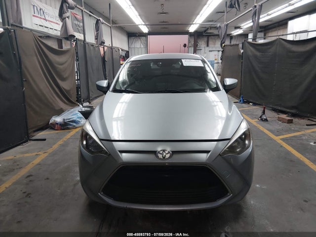 3MYDLBYV8JY321555 Toyota YARIS IA