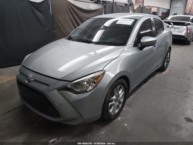 3MYDLBYV8JY321555 Toyota YARIS IA