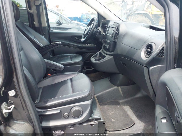 45593938 :رقم المزاد ، WD4PG2EE1J3392647 vin ، 2018 Mercedes-benz Metris مزاد بيع