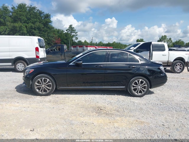 45593995 :رقم المزاد ، 55SWF4KB1FU020717 vin ، 2015 Mercedes-benz C 300 4matic مزاد بيع