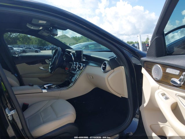 45593995 :رقم المزاد ، 55SWF4KB1FU020717 vin ، 2015 Mercedes-benz C 300 4matic مزاد بيع