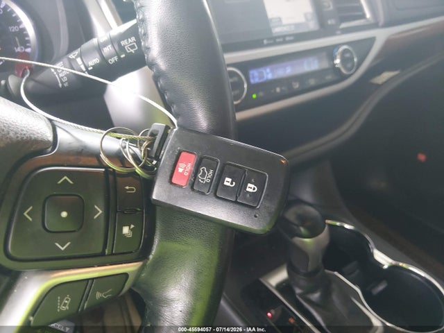 Toyota Highlander Limited Platinum 2018 5TDYZRFH6JS269726 Image 11
