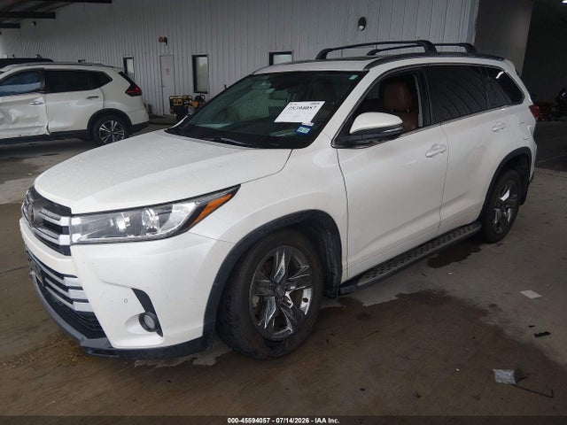 Toyota Highlander Limited Platinum 2018 5TDYZRFH6JS269726 Image 2