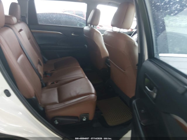 Toyota Highlander Limited Platinum 2018 5TDYZRFH6JS269726 Image 8