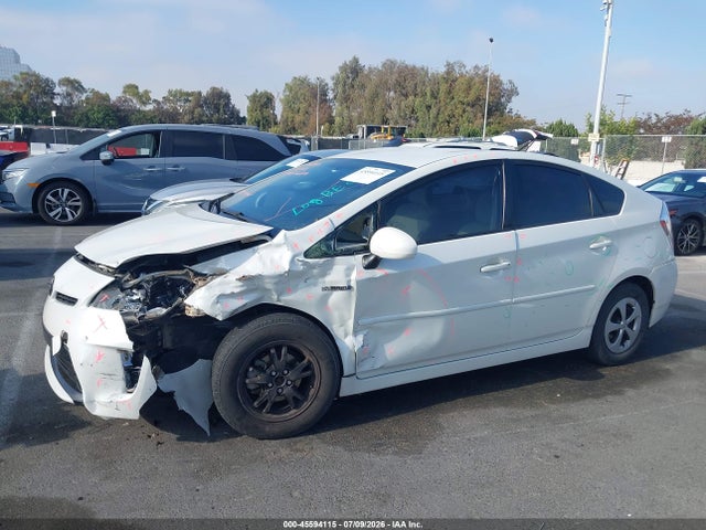 Toyota Prius Two 2014 JTDKN3DU6E1754899 Image 15