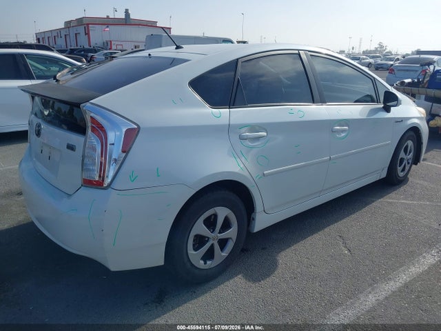 Toyota Prius Two 2014 JTDKN3DU6E1754899 Image 4