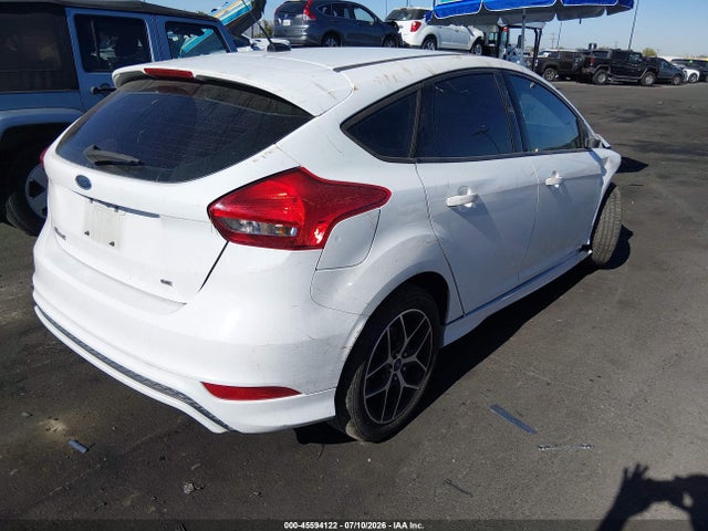 Ford FOCUS SE 2016 1FADP3K21GL407420 Image 4