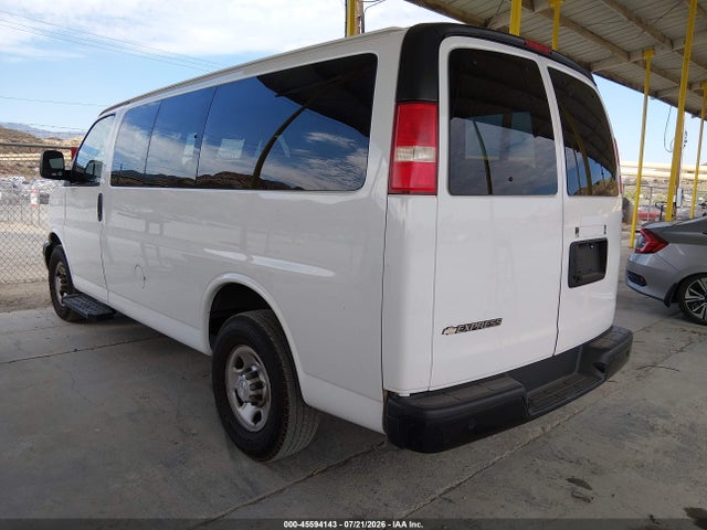 Chevrolet Express 2500 Ls 2018 1GAWGEFG2J1300425 Image 3
