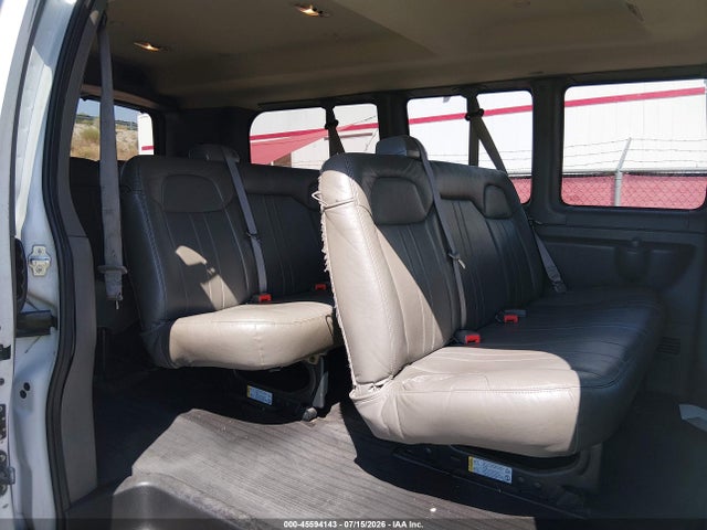 Chevrolet Express 2500 Ls 2018 1GAWGEFG2J1300425 Image 8