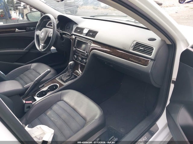 Продаж на аукціоні авто 2014 Volkswagen Passat 3.6l V6 Sel Premium, vin: 1VWCM7A31EC065025, номер лоту: 45594164