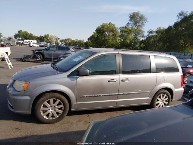 2014 Chrysler Town & Country Touring მანქანა იყიდება აუქციონზე, vin: 2C4RC1BGXER231208, აუქციონის ნომერი: 45594267