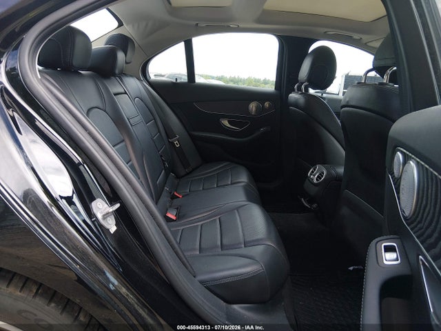 2017 Mercedes-benz C 300 4matic მანქანა იყიდება აუქციონზე, vin: 55SWF4KB7HU184511, აუქციონის ნომერი: 45594313