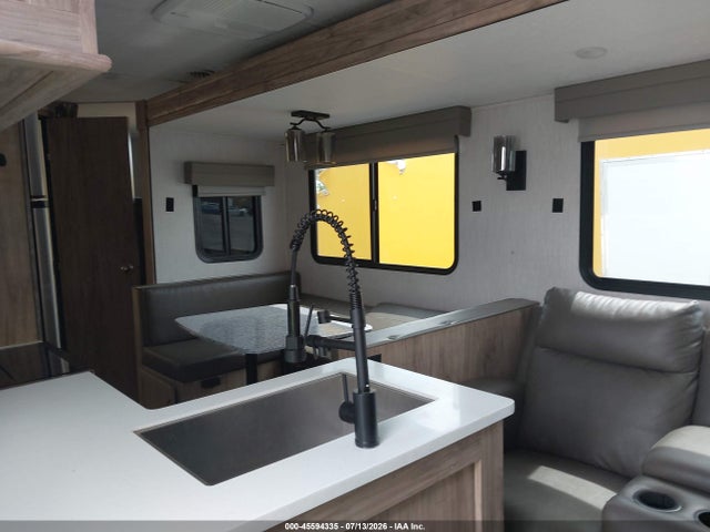 45594335 :رقم المزاد ، 4X4TPAE20NN057750 vin ، 2022 Palomino Solaire مزاد بيع