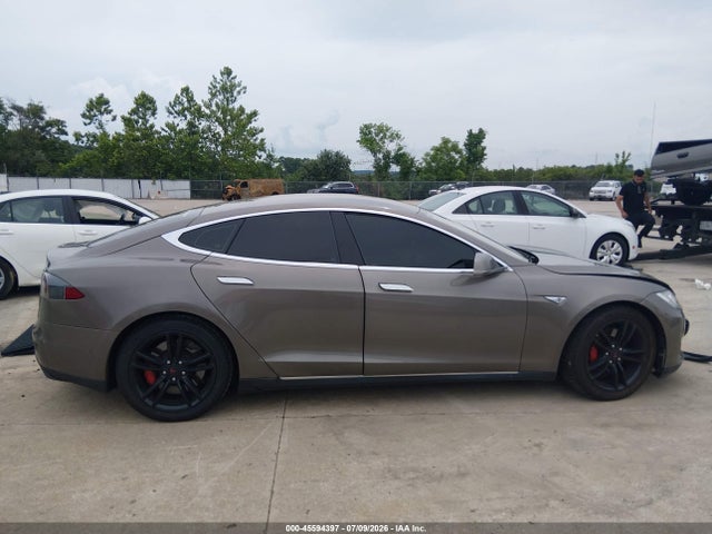 Продажа на аукционе авто 2015 Tesla Model S 70d/85d/p85d, vin: 5YJSA1H2XFF092648, номер лота: 45594397
