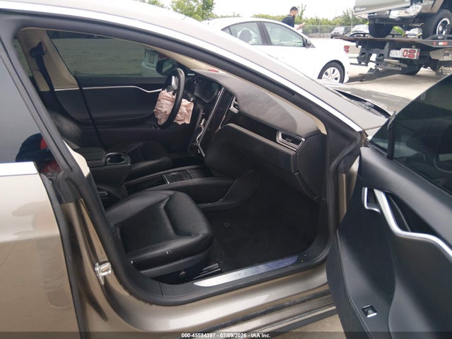 Продажа на аукционе авто 2015 Tesla Model S 70d/85d/p85d, vin: 5YJSA1H2XFF092648, номер лота: 45594397