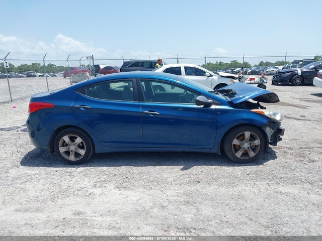 Продаж на аукціоні авто 2013 Hyundai Elantra Gls, vin: KMHDH4AE4DU958726, номер лоту: 45594588