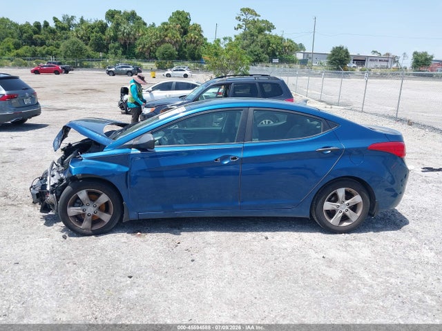Продаж на аукціоні авто 2013 Hyundai Elantra Gls, vin: KMHDH4AE4DU958726, номер лоту: 45594588